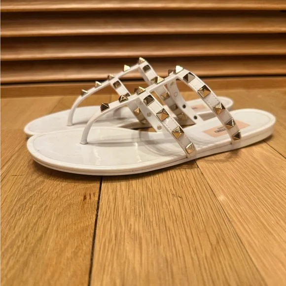 Valentino PVC thong sandal - Picture 2 of 3
